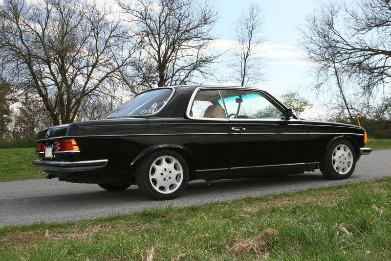 Illustration for article titled For $7,995, Could You See Yourself In This 1983 Mercedes 230CE?